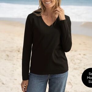 The Classic Large T-Shirt V Neck Long Sleeve Organic Cotton Black Minimal